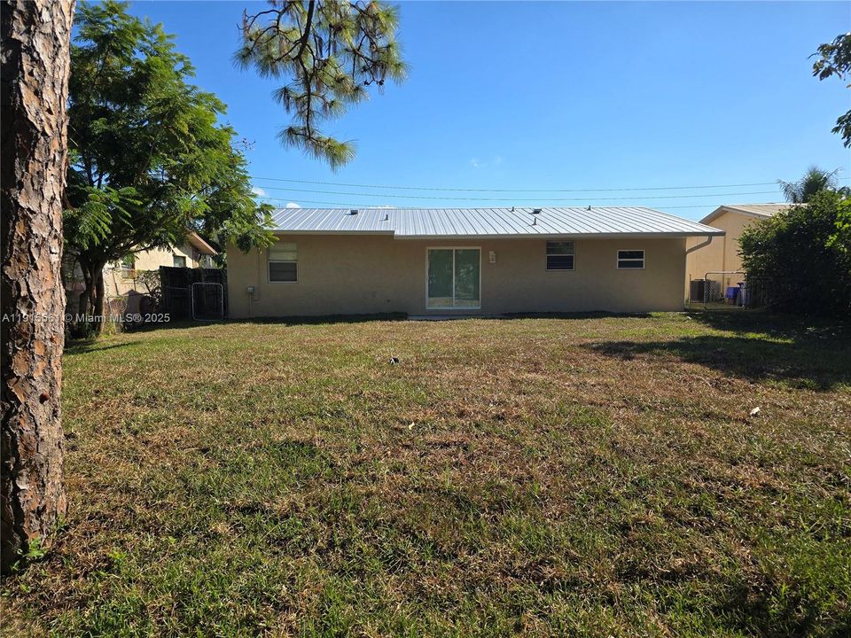 Недавно арендовано: $2,375 (4 спален, 2 ванн, 1576 Квадратных фут)