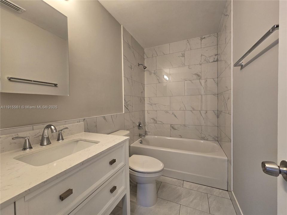 Недавно арендовано: $2,375 (4 спален, 2 ванн, 1576 Квадратных фут)