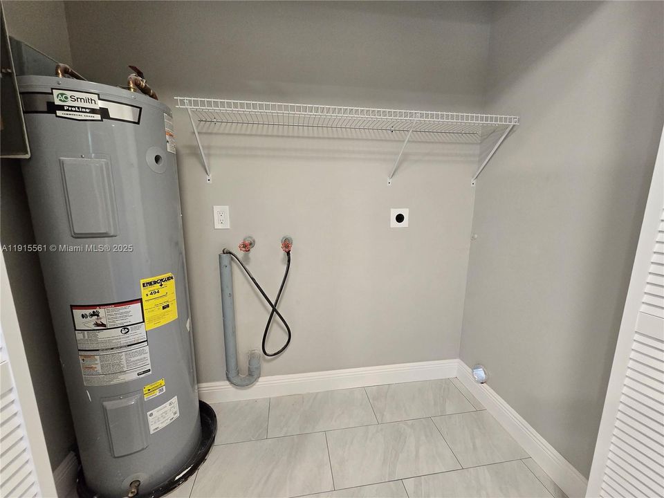 Недавно арендовано: $2,375 (4 спален, 2 ванн, 1576 Квадратных фут)