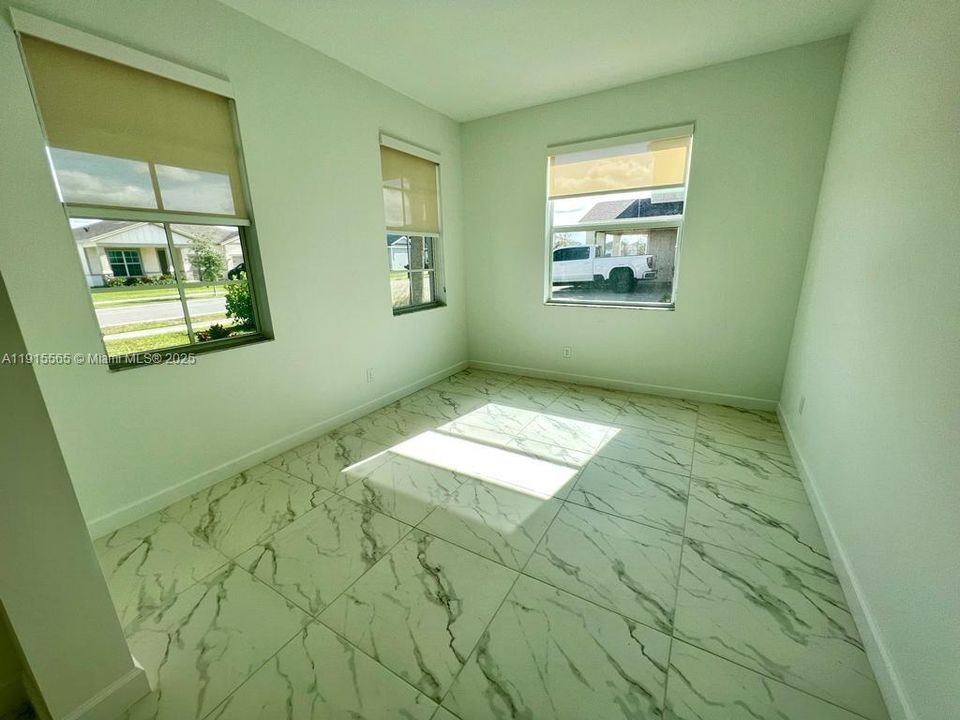 For Rent: $4,500 (5 beds, 4 baths, 3357 Square Feet)