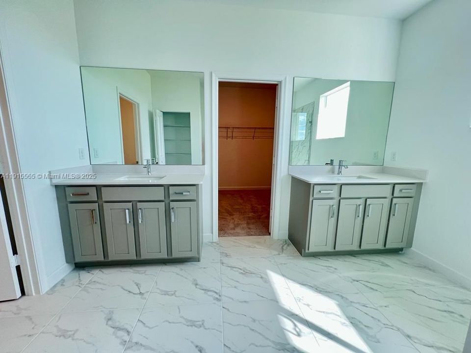 For Rent: $4,500 (5 beds, 4 baths, 3357 Square Feet)