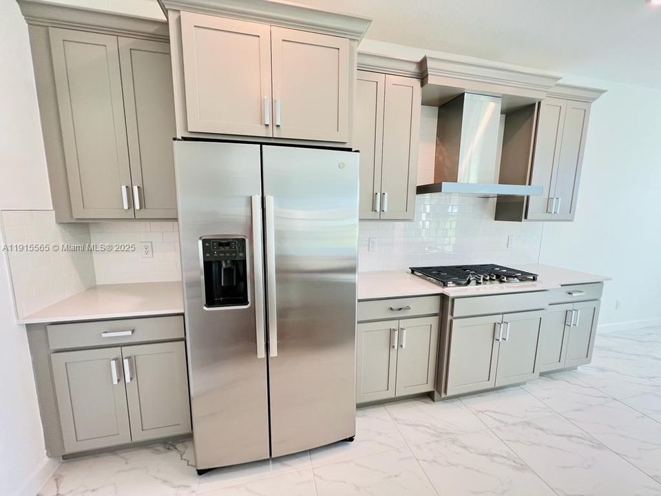 For Rent: $4,500 (5 beds, 4 baths, 3357 Square Feet)