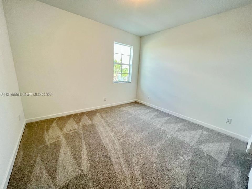 For Rent: $4,500 (5 beds, 4 baths, 3357 Square Feet)