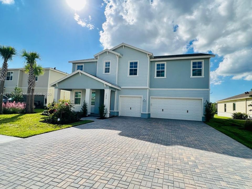 For Rent: $4,500 (5 beds, 4 baths, 3357 Square Feet)