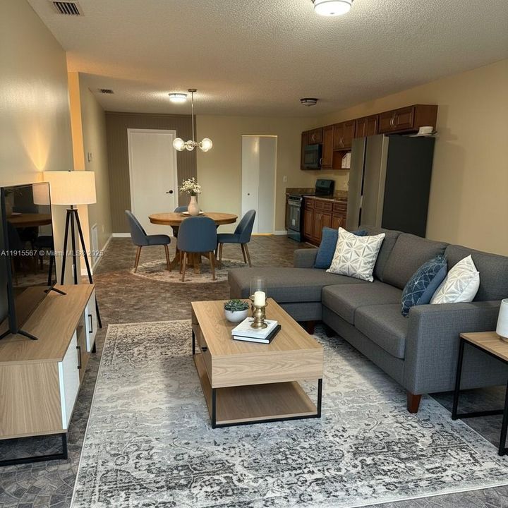 For Rent: $2,100 (3 beds, 1 baths, 2400 Square Feet)