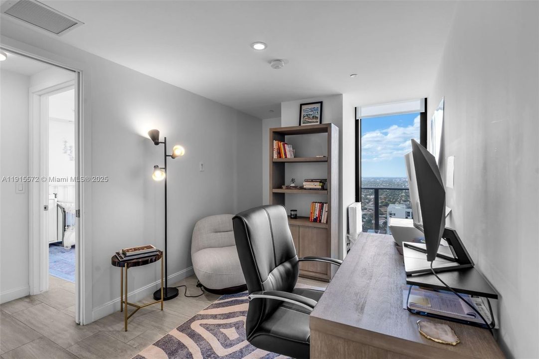 For Rent: $5,975 (2 beds, 2 baths, 1077 Square Feet)