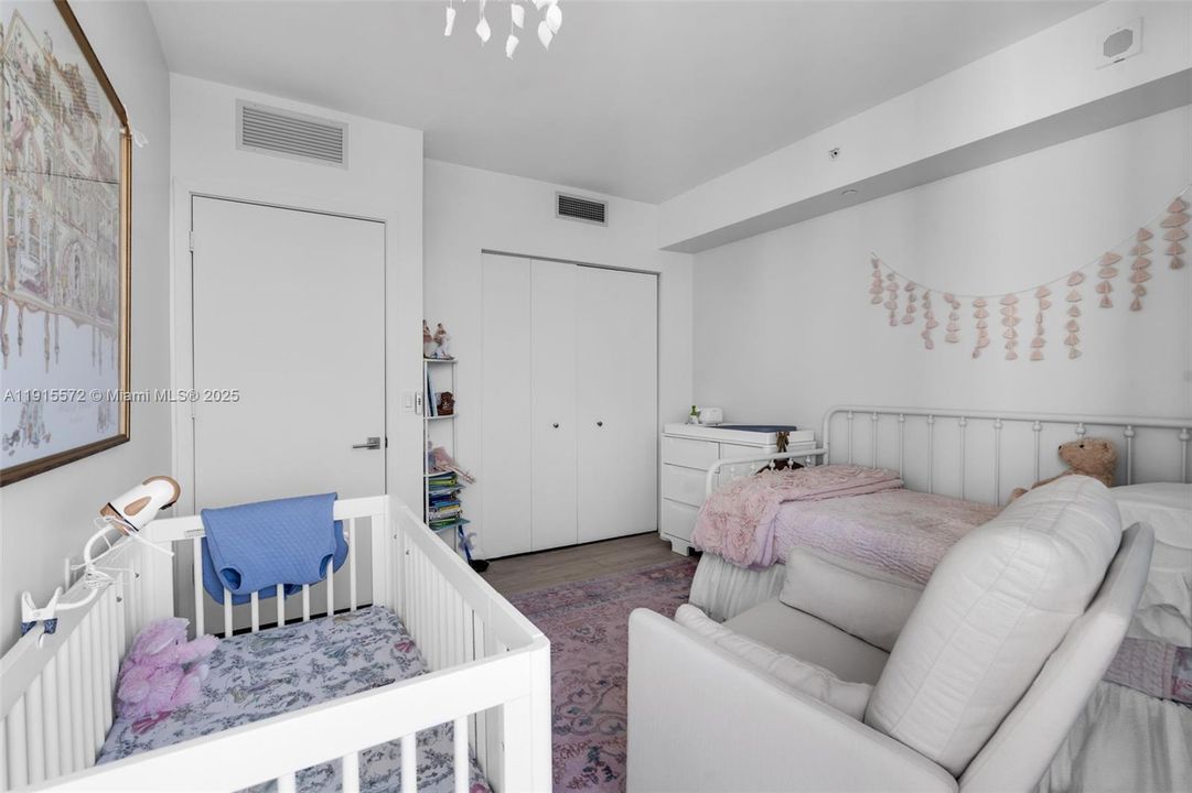 For Rent: $5,975 (2 beds, 2 baths, 1077 Square Feet)