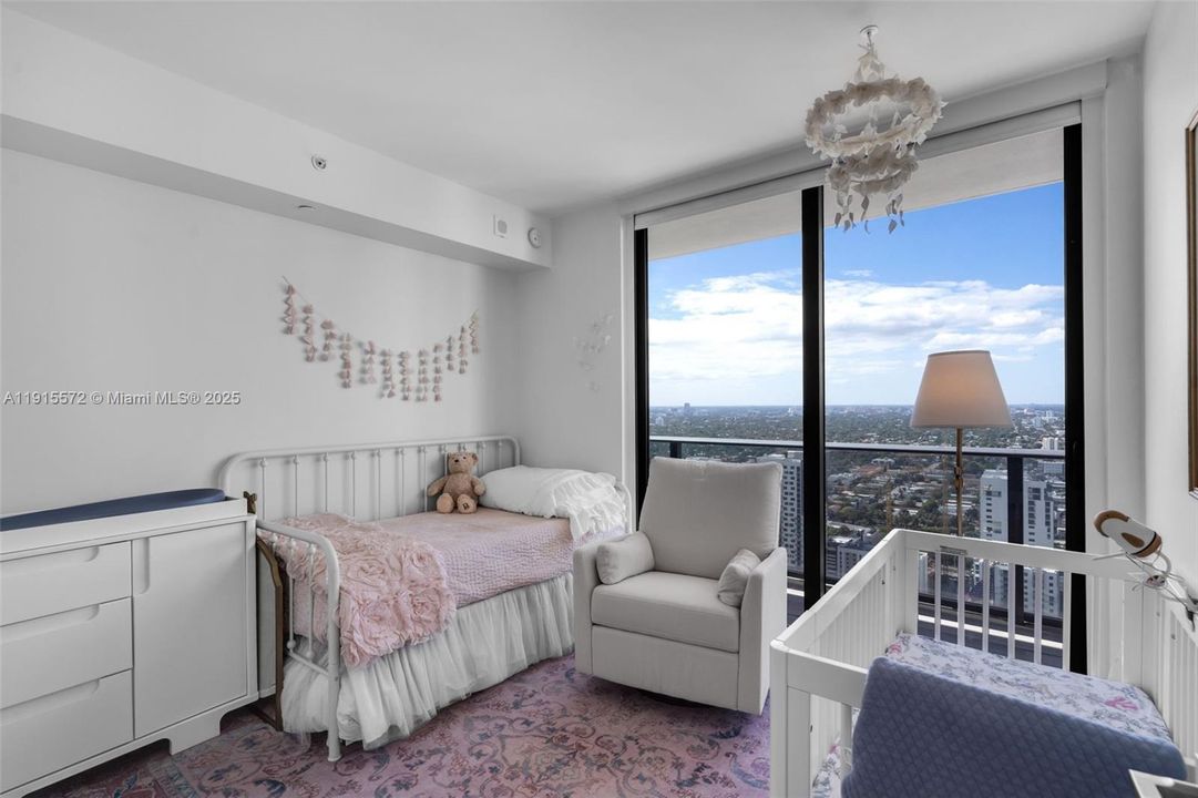 For Rent: $5,975 (2 beds, 2 baths, 1077 Square Feet)