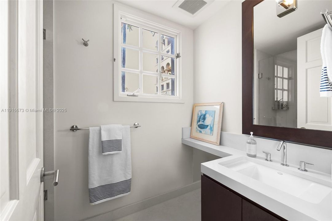 For Rent: $28,000 (3 beds, 3 baths, 2740 Square Feet)