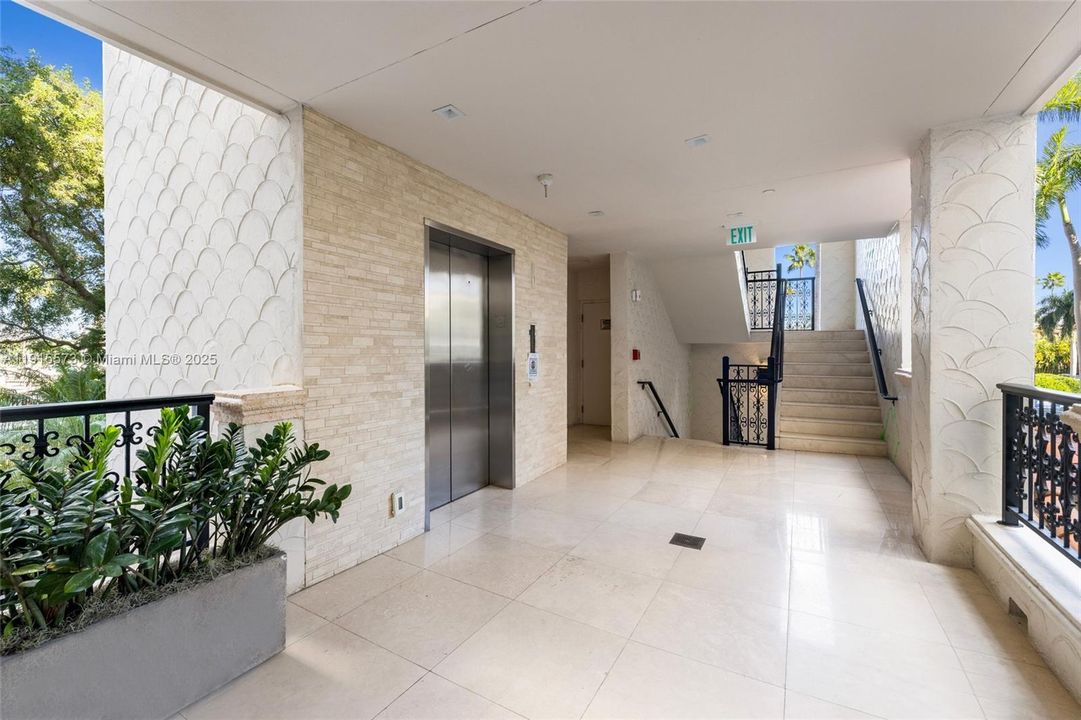 For Rent: $28,000 (3 beds, 3 baths, 2740 Square Feet)