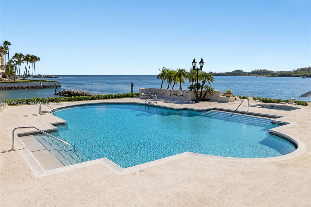 For Rent: $28,000 (3 beds, 3 baths, 2740 Square Feet)