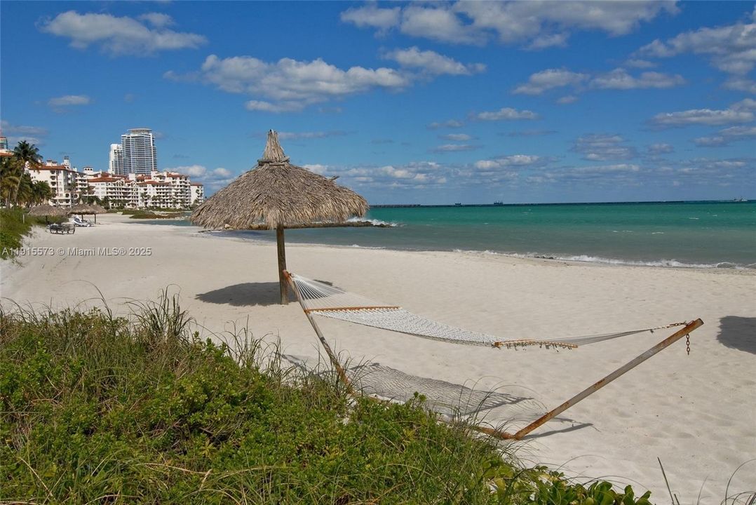 For Rent: $28,000 (3 beds, 3 baths, 2740 Square Feet)