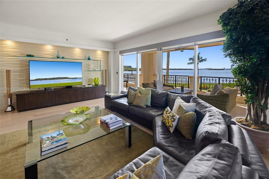 For Rent: $28,000 (3 beds, 3 baths, 2740 Square Feet)