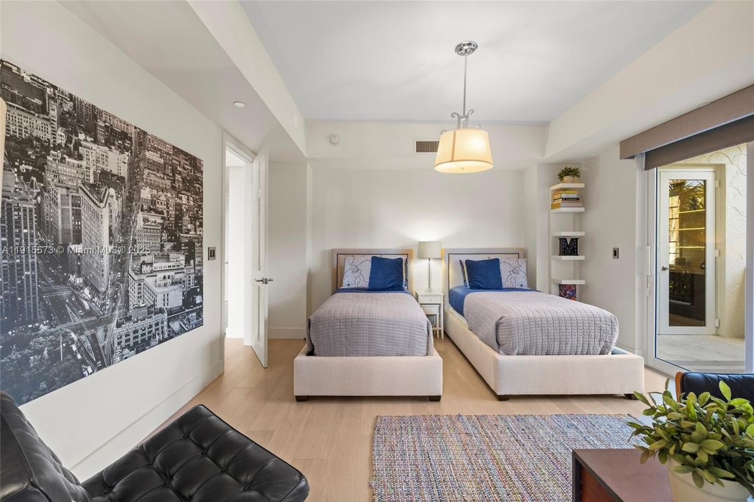 For Rent: $28,000 (3 beds, 3 baths, 2740 Square Feet)