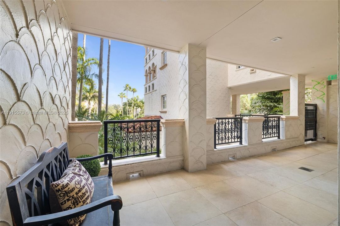 For Rent: $28,000 (3 beds, 3 baths, 2740 Square Feet)