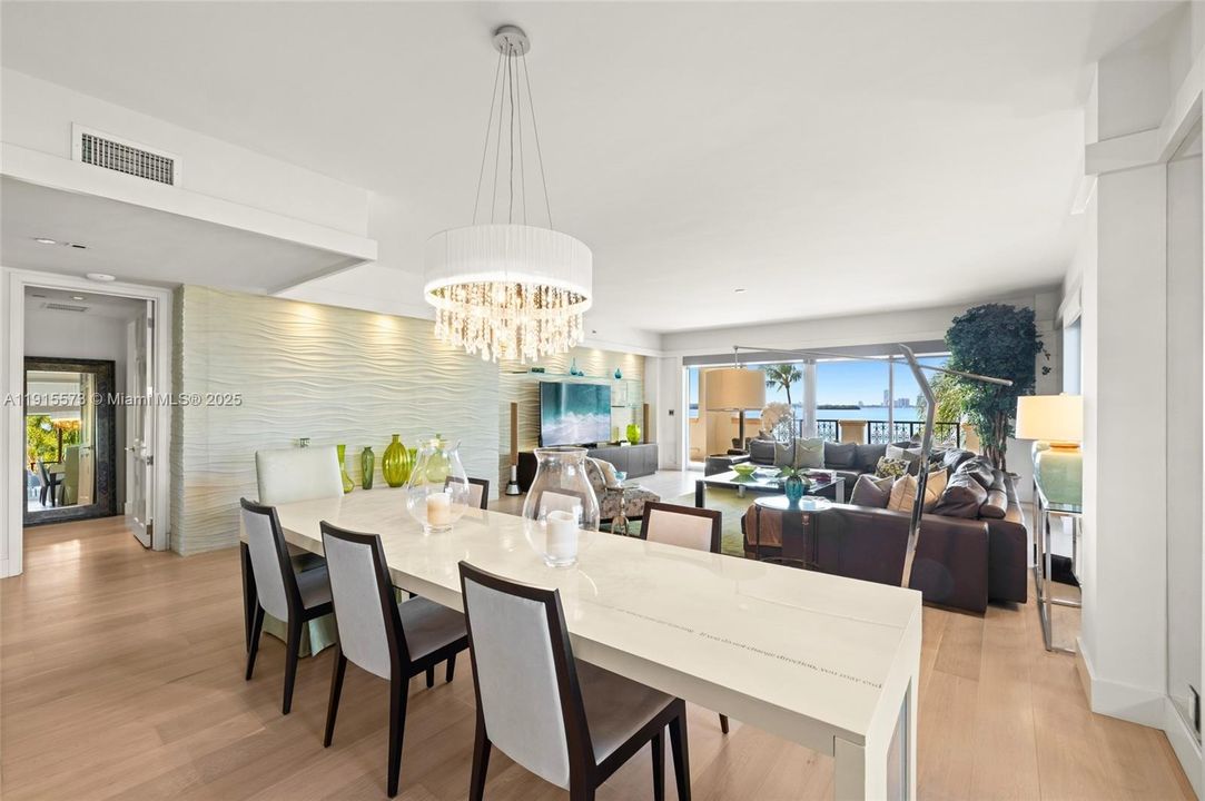 For Rent: $28,000 (3 beds, 3 baths, 2740 Square Feet)