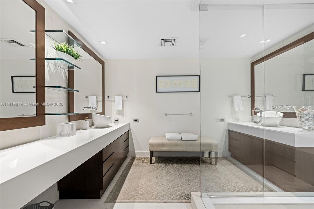 For Rent: $28,000 (3 beds, 3 baths, 2740 Square Feet)