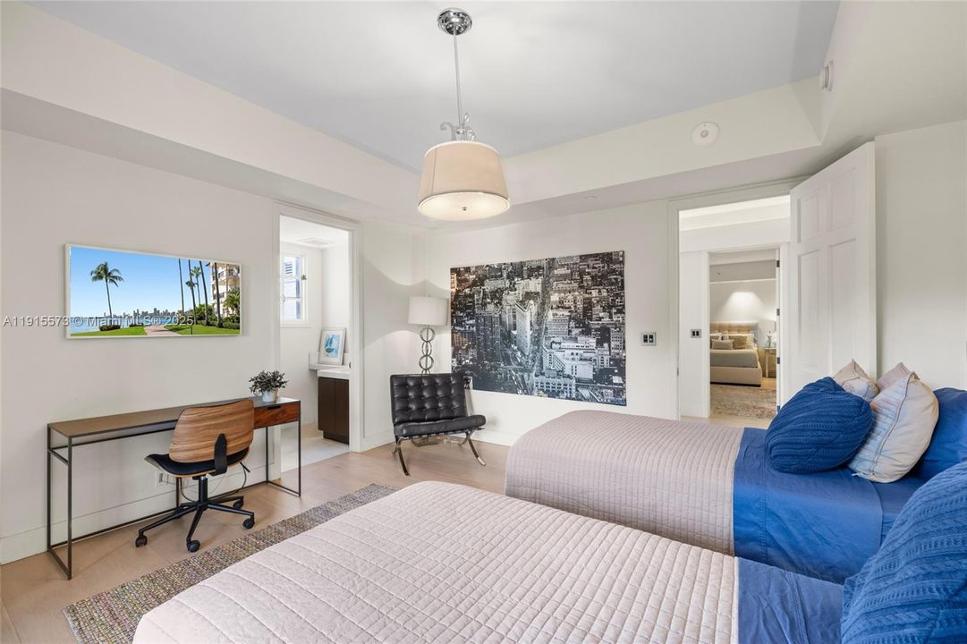 For Rent: $28,000 (3 beds, 3 baths, 2740 Square Feet)