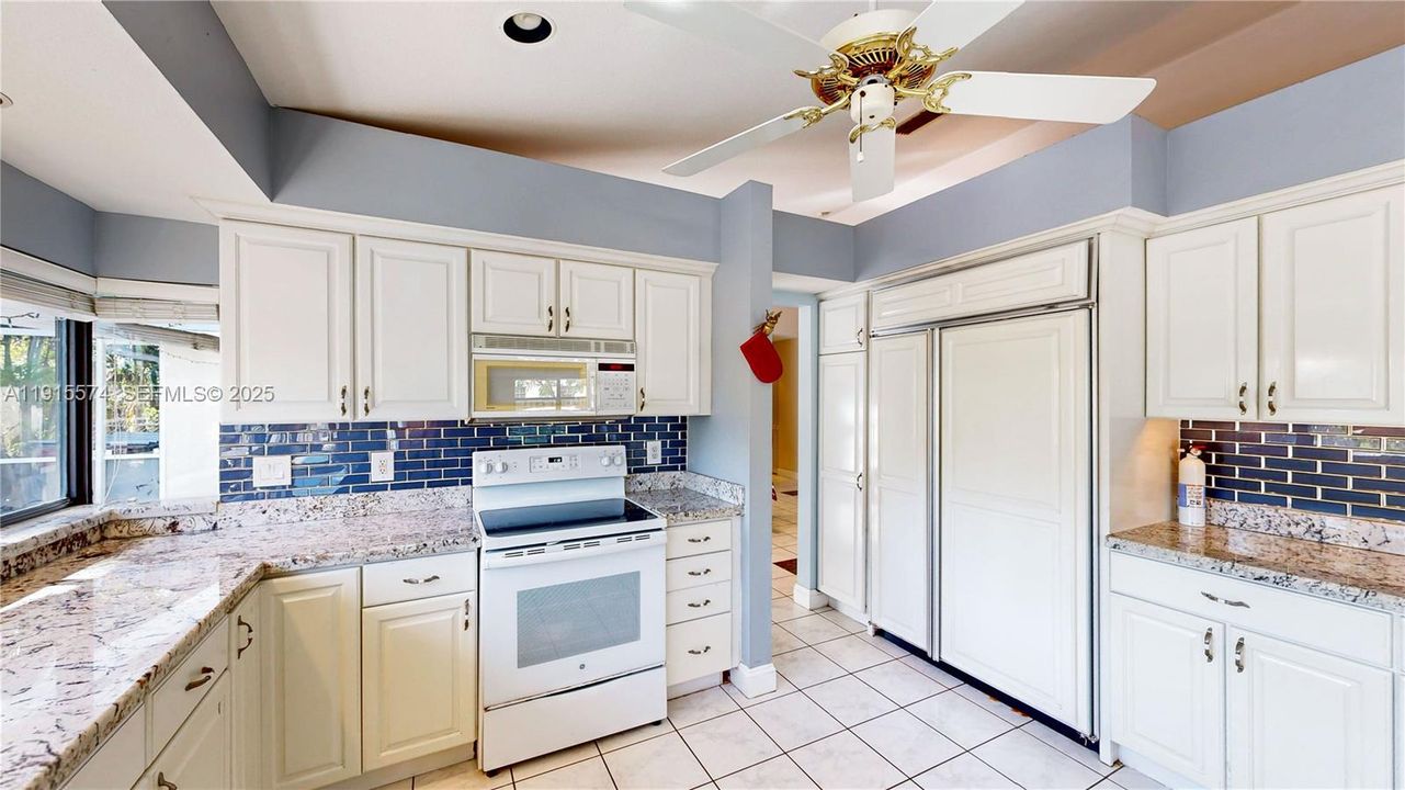 На продажу: $765,000 (4 спален, 2 ванн, 2240 Квадратных фут)