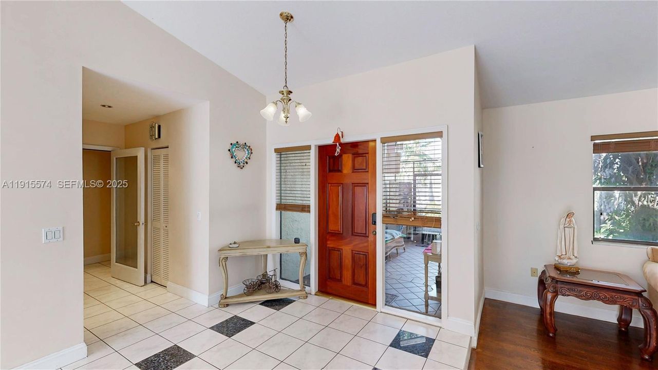 На продажу: $765,000 (4 спален, 2 ванн, 2240 Квадратных фут)