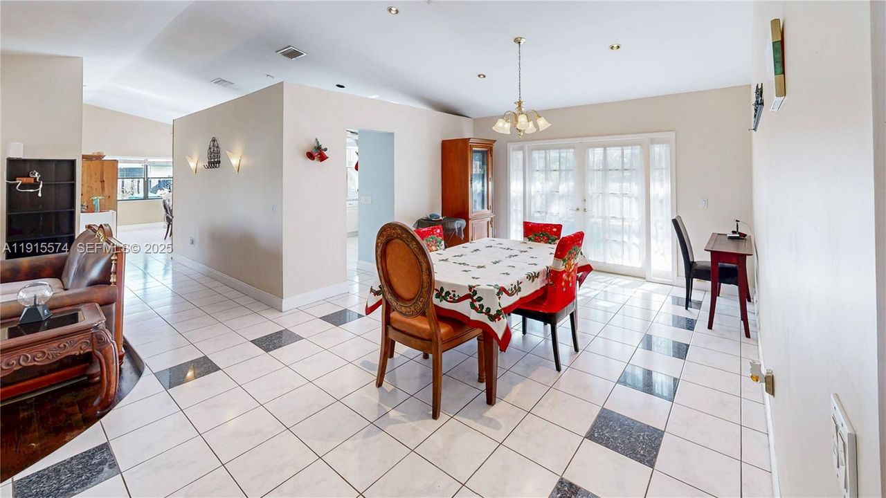 На продажу: $765,000 (4 спален, 2 ванн, 2240 Квадратных фут)