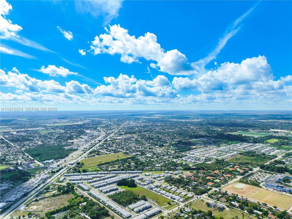 На продажу: $765,000 (4 спален, 2 ванн, 2240 Квадратных фут)