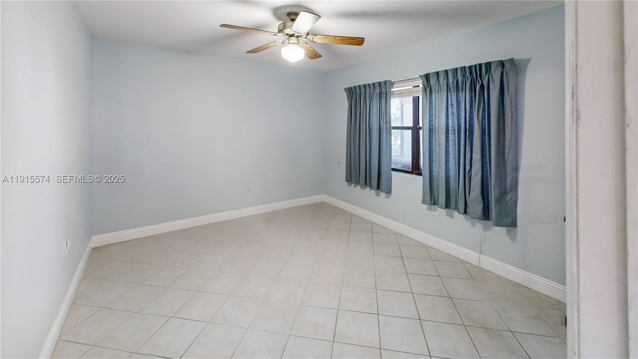 На продажу: $765,000 (4 спален, 2 ванн, 2240 Квадратных фут)