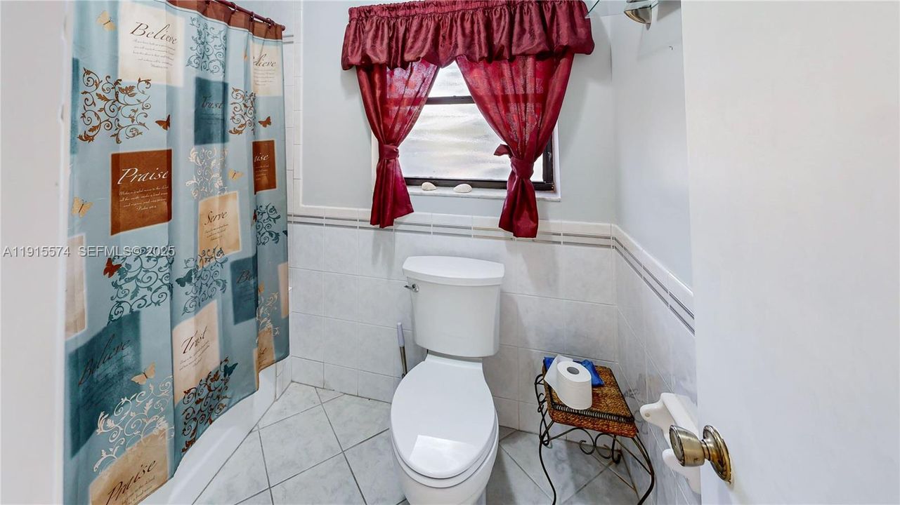 На продажу: $765,000 (4 спален, 2 ванн, 2240 Квадратных фут)