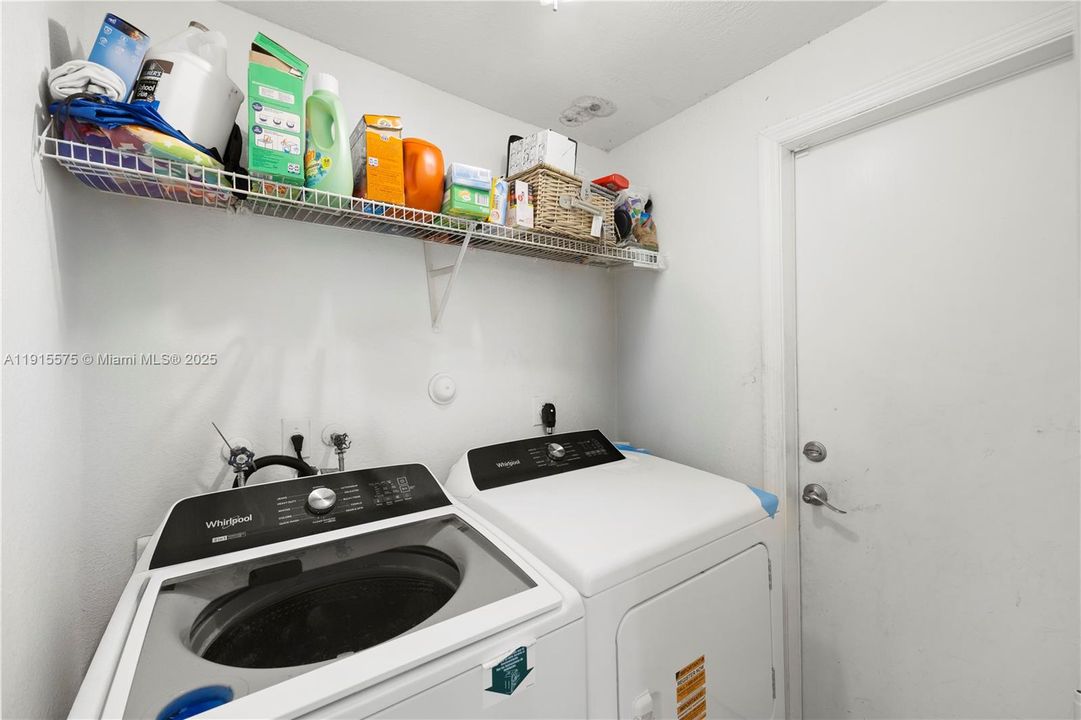 Active With Contract: $6,300 (5 beds, 3 baths, 2569 Square Feet)