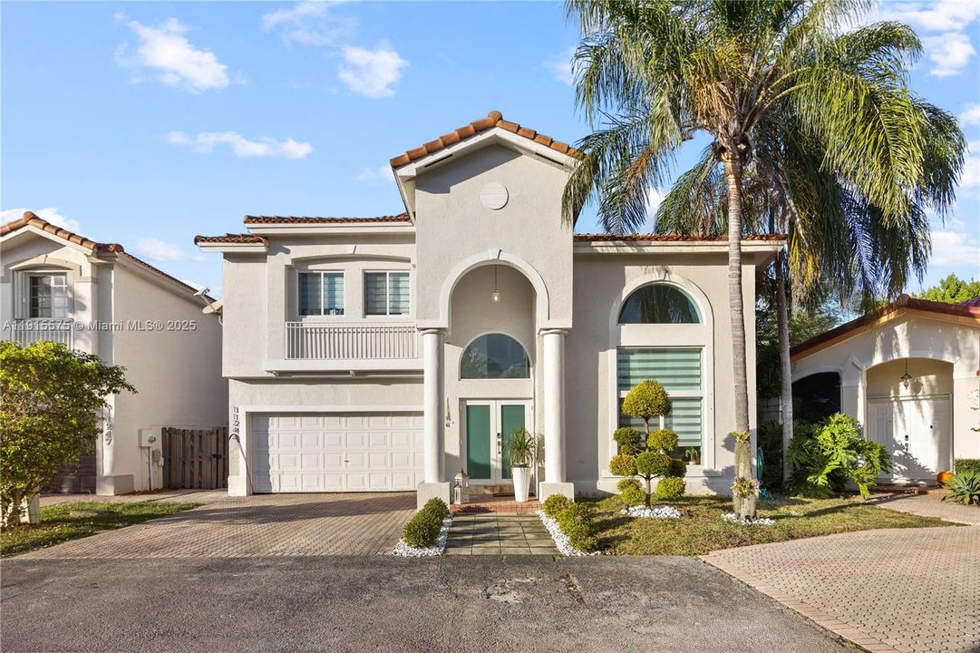 Active With Contract: $6,300 (5 beds, 3 baths, 2569 Square Feet)