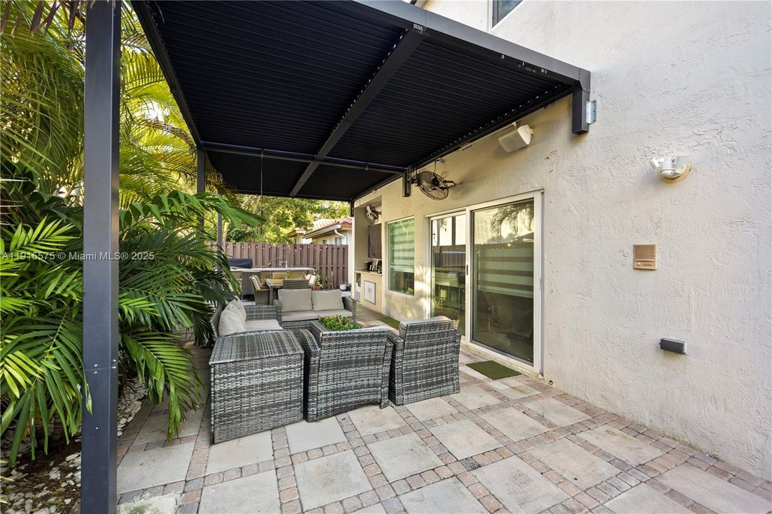 Active With Contract: $6,300 (5 beds, 3 baths, 2569 Square Feet)