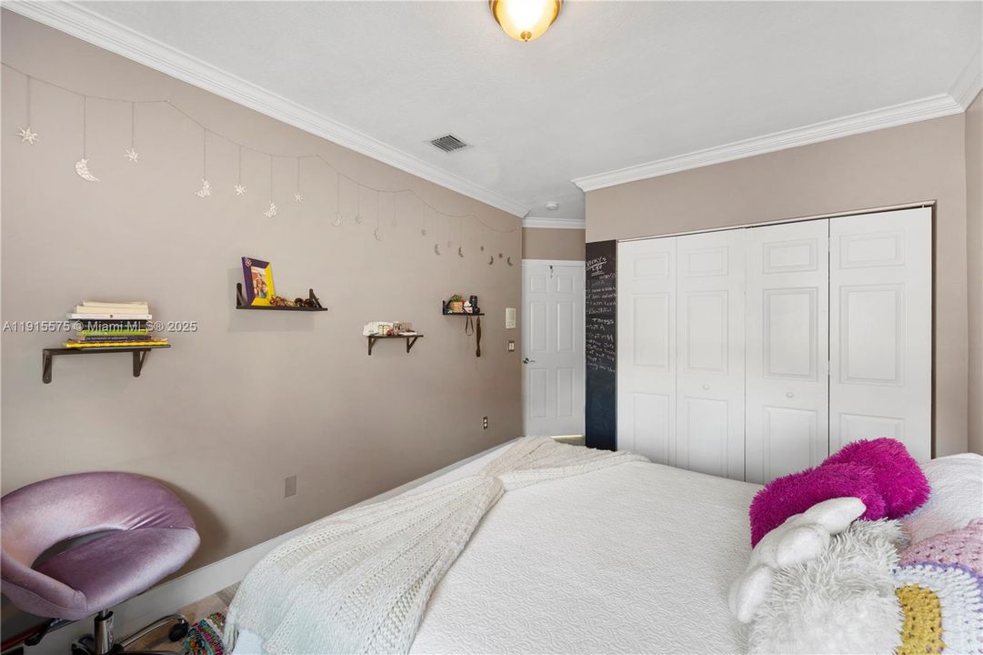 Active With Contract: $6,300 (5 beds, 3 baths, 2569 Square Feet)