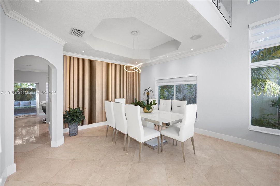 Active With Contract: $6,300 (5 beds, 3 baths, 2569 Square Feet)