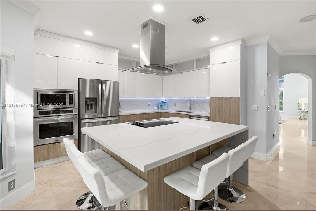 Active With Contract: $6,300 (5 beds, 3 baths, 2569 Square Feet)