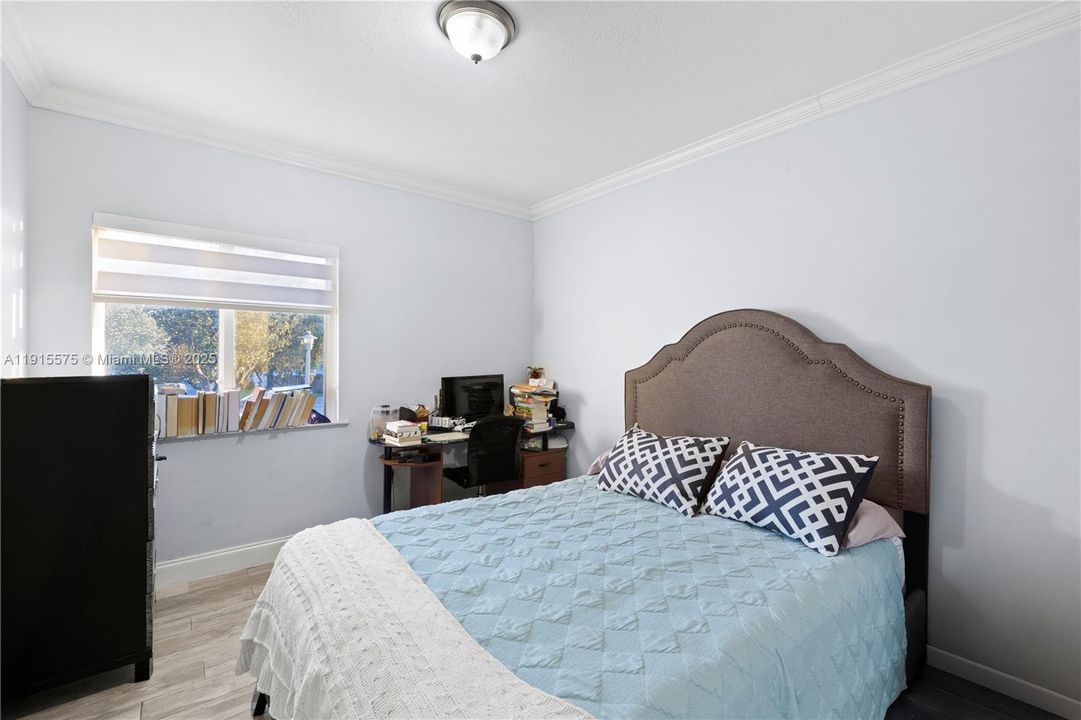 Active With Contract: $6,300 (5 beds, 3 baths, 2569 Square Feet)