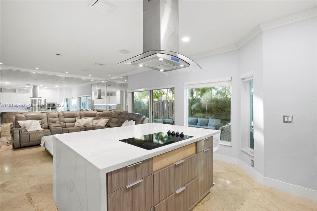 Active With Contract: $6,300 (5 beds, 3 baths, 2569 Square Feet)