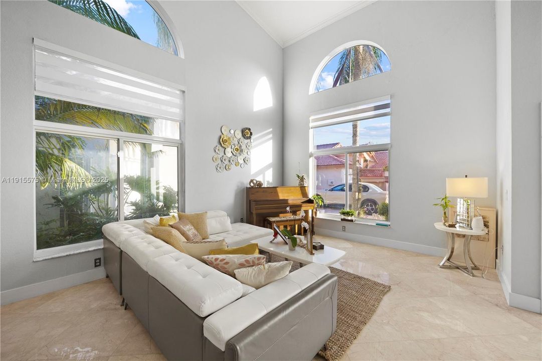 Active With Contract: $6,300 (5 beds, 3 baths, 2569 Square Feet)