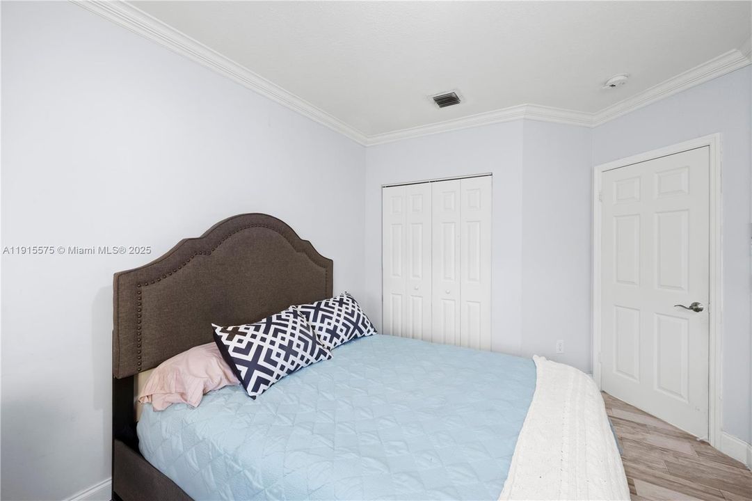 Active With Contract: $6,300 (5 beds, 3 baths, 2569 Square Feet)