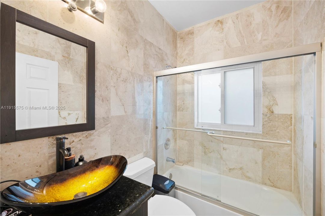 Active With Contract: $6,300 (5 beds, 3 baths, 2569 Square Feet)