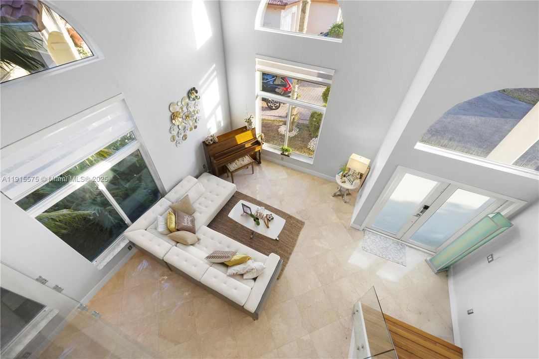 Active With Contract: $6,300 (5 beds, 3 baths, 2569 Square Feet)