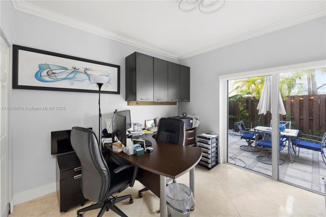 Active With Contract: $6,300 (5 beds, 3 baths, 2569 Square Feet)