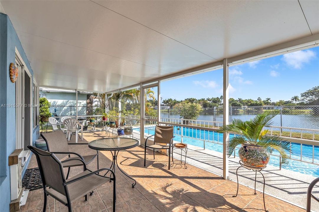 Covered, screed lanai