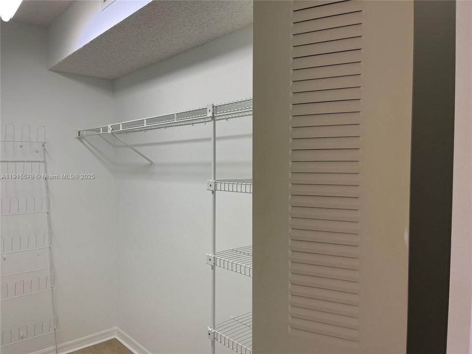 待售: $169,500 (2 贝兹, 2 浴室, 950 平方英尺)