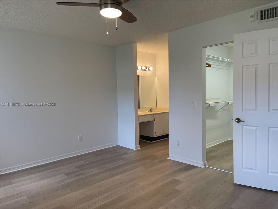 待售: $169,500 (2 贝兹, 2 浴室, 950 平方英尺)