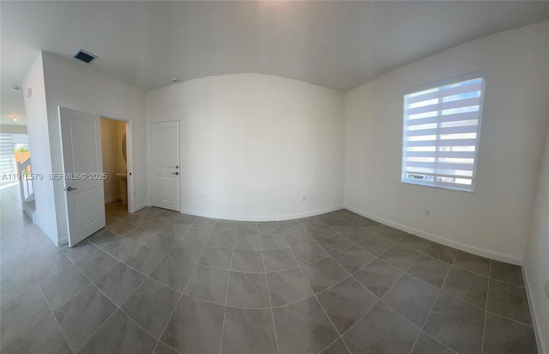 出租: $3,500 (4 贝兹, 3 浴室, 1804 平方英尺)