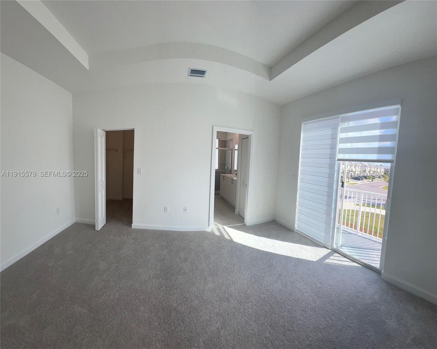 出租: $3,500 (4 贝兹, 3 浴室, 1804 平方英尺)