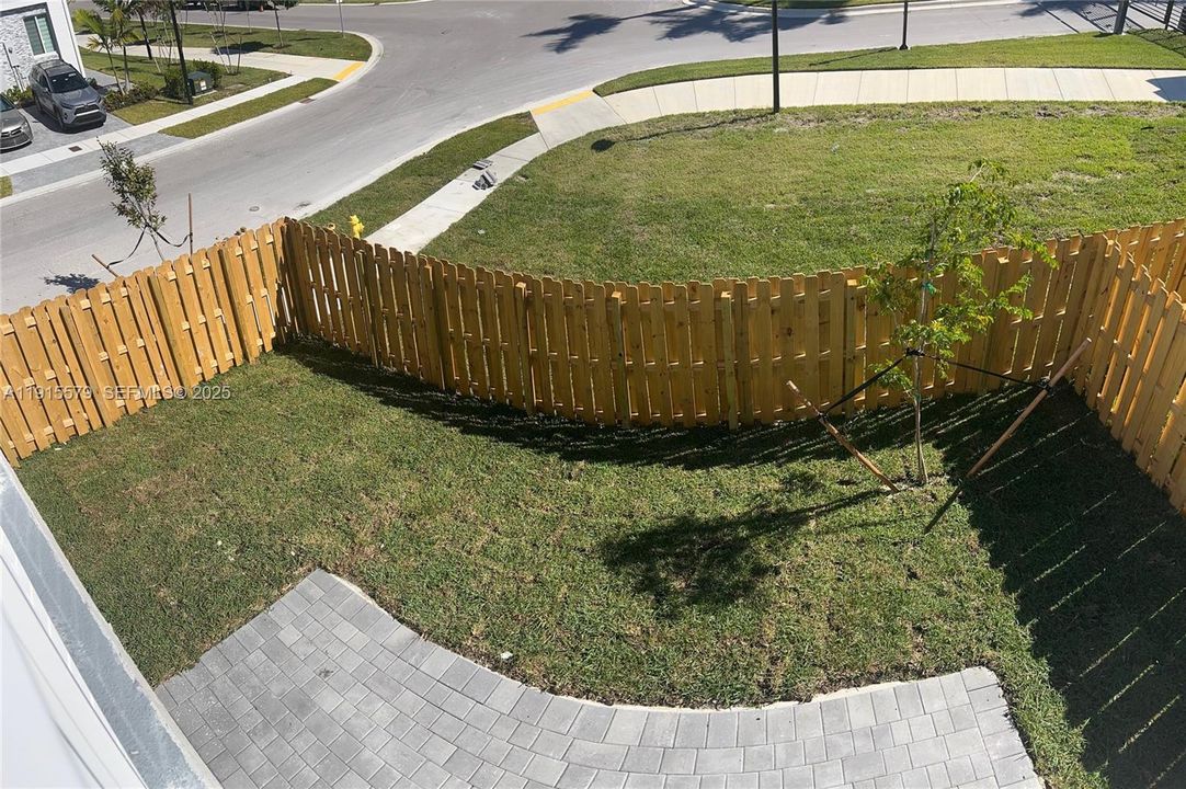 出租: $3,500 (4 贝兹, 3 浴室, 1804 平方英尺)