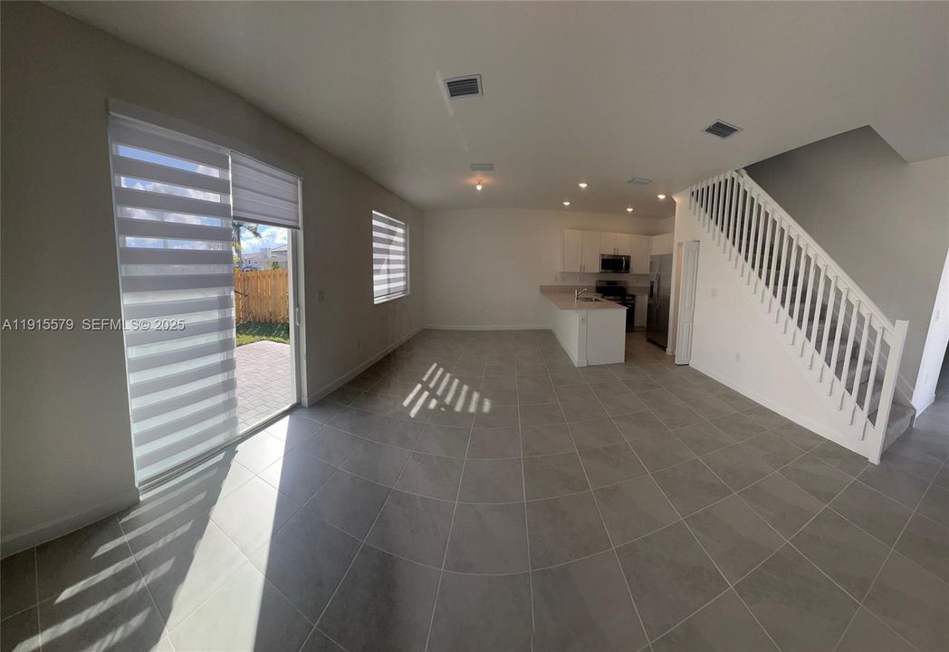 出租: $3,500 (4 贝兹, 3 浴室, 1804 平方英尺)