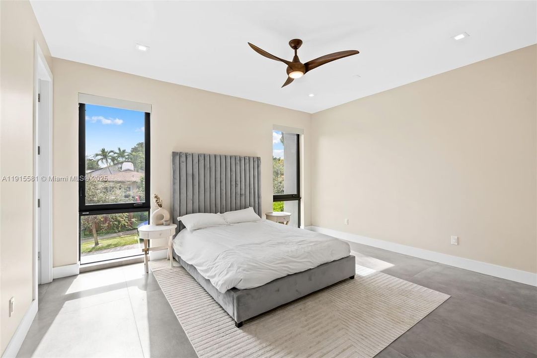 待售: $2,500,000 (4 贝兹, 4 浴室, 2879 平方英尺)