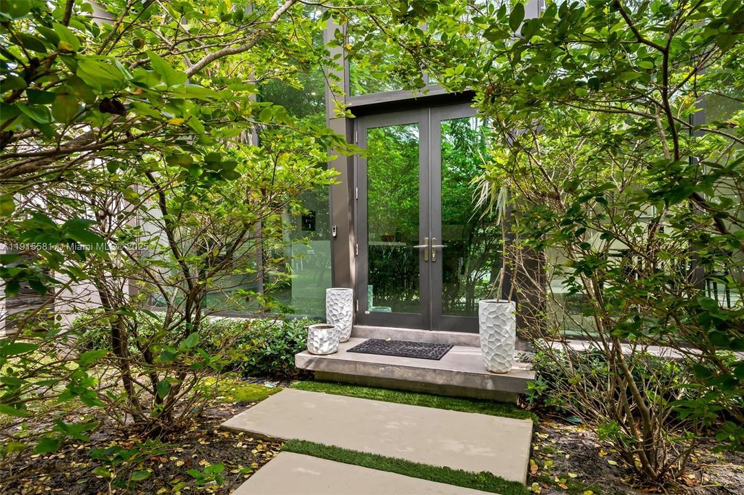 待售: $2,500,000 (4 贝兹, 4 浴室, 2879 平方英尺)